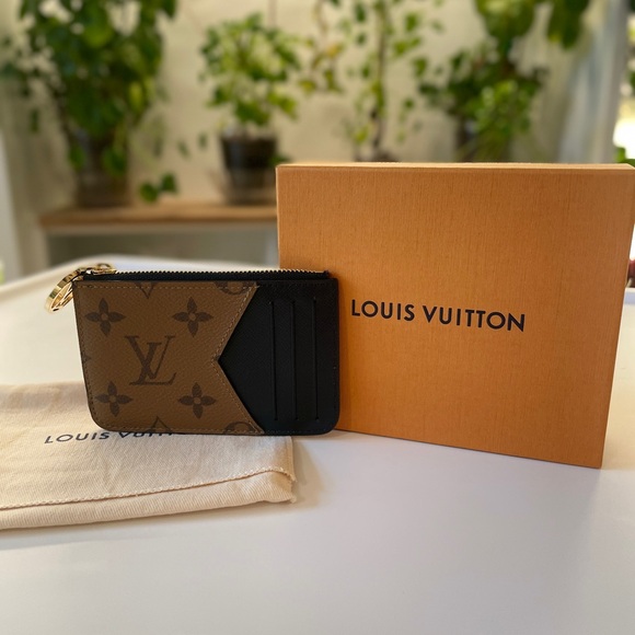 Louis Vuitton Reverse Monogram Romy card holder

Like new- never used - Picture 12 of 12